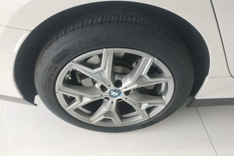 Used BMW i3 2024 eDrive 35 L
