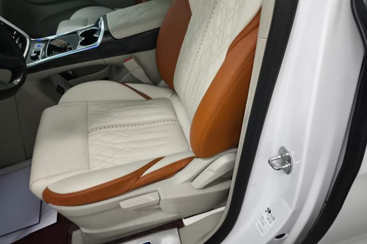 Used Buick GL8 2022 ES Landtrek 653T Comfort Edition