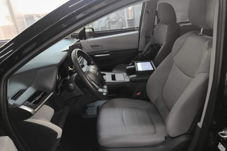 Used Toyota Sienna 2024 2.5L Hybrid Comfort Edition
