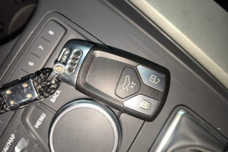 Used Audi A4L 2019 40 TFSI Ambition China VI
