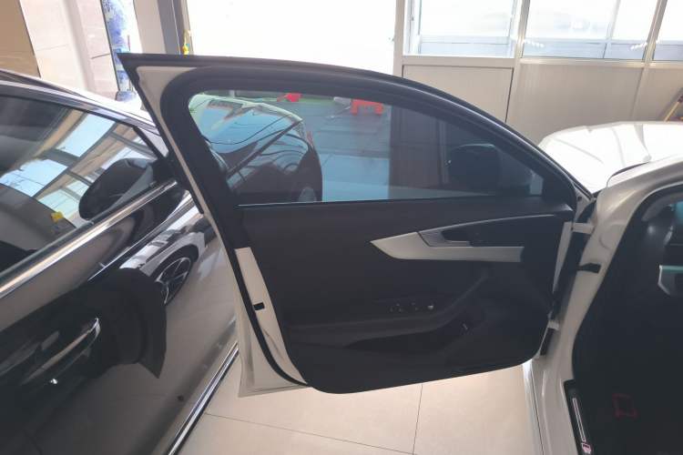 Used Audi A4L 2023 40 TFSI Fashion Dynamic Model
