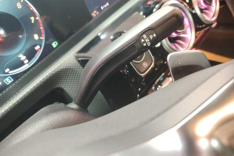 Used Mercedes-Benz A-Class 2022 Second Facelift A 200 L Sport Sedan Fashion Version
