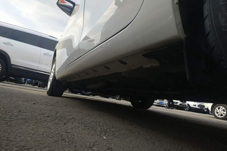 Used Toyota YARiS L 2017 1.5E CVT Dynamic Edition
