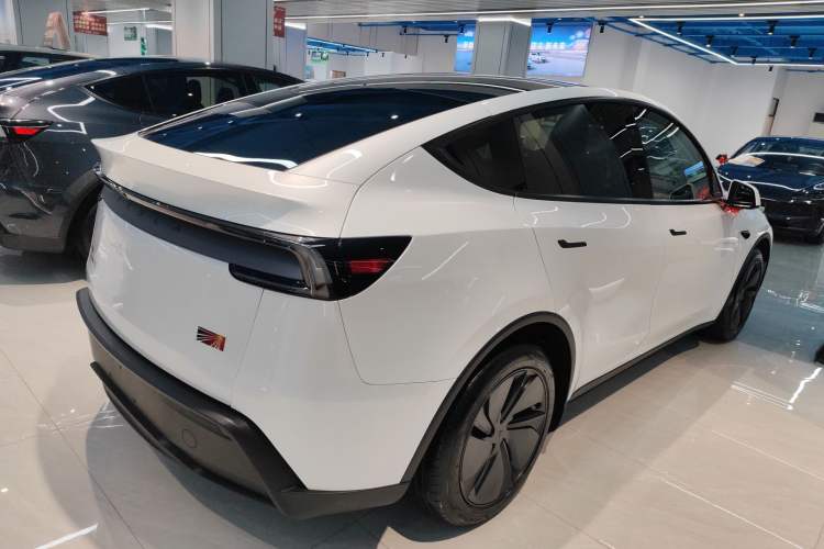 Used Tesla Model Y 2025 Rear-Wheel Drive First Edition