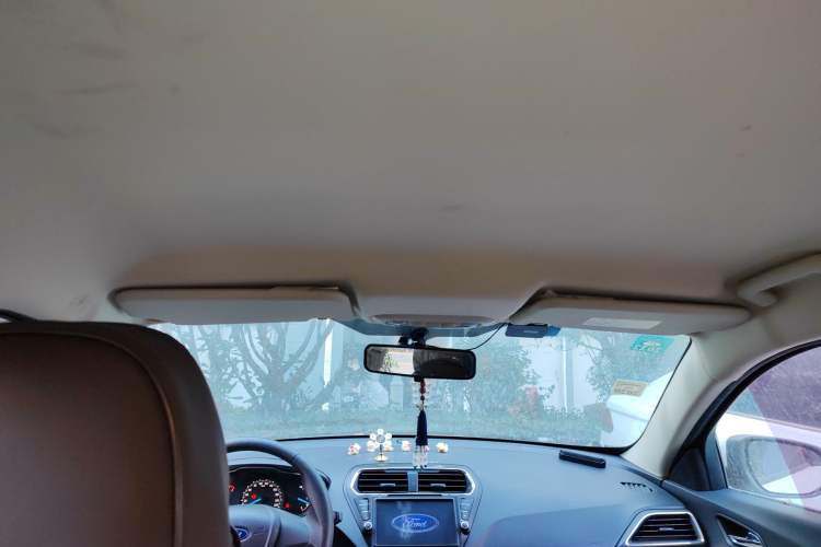 Used Ford Escort 2015 1.5L Manual Comfort Model
