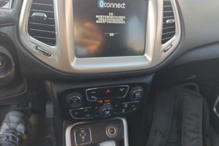 Used  Compass 2017 200T Automatic Family Edition