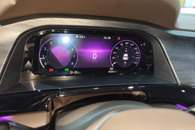 Used Volkswagen Viloran 2023 380TSI Prestige Edition
