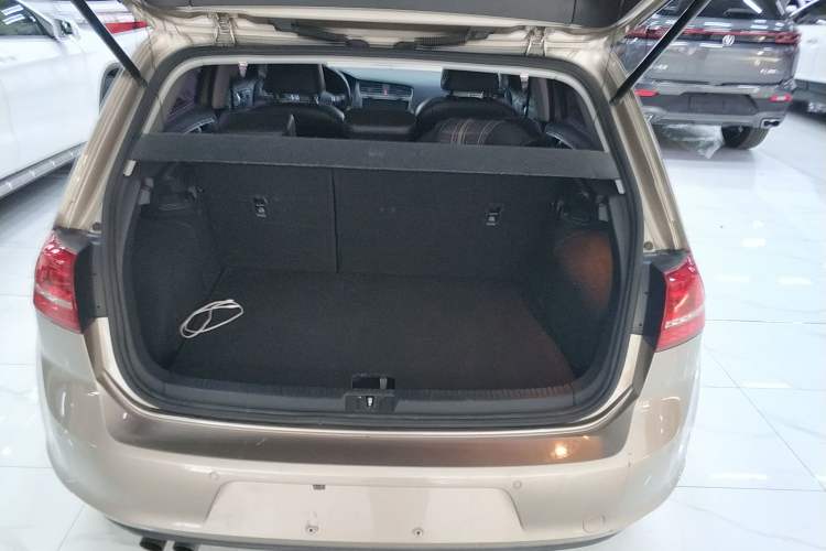 Used Volkswagen Golf 2016 230TSI Automatic Luxury Version
