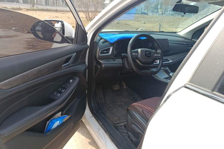 Used  E5 2023 1.5L DE-i 100KM Comfort Edition 7-Seater