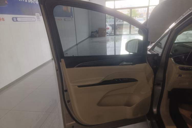 Used Buick GL8 2023 ES Lu Zun Deluxe Model
