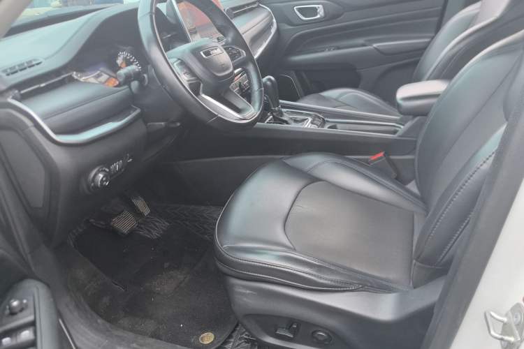 Used  Compass 2021 220T Automatic Leading Edition
