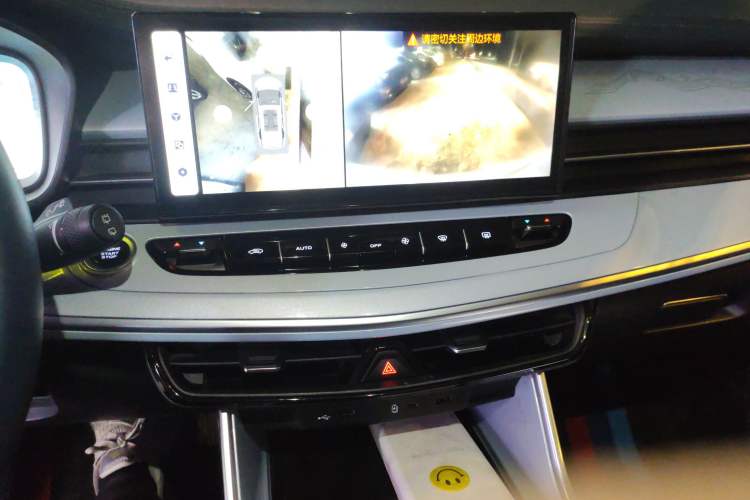 Used Geely Auto Jiajie 2023 Geely Jiaji L 1.5TD DCT Luxury Model