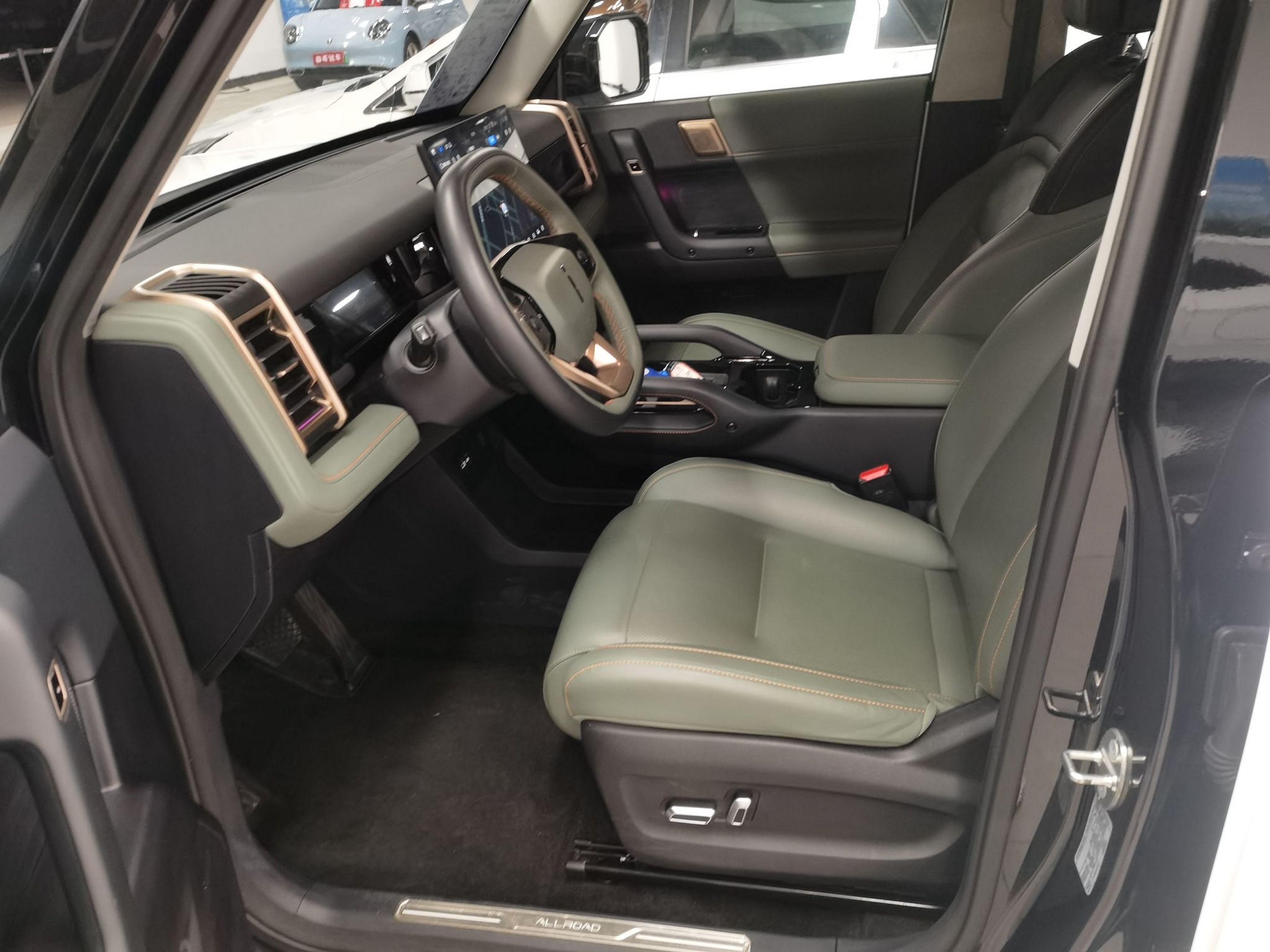 المقاعد الأمامية داخل السيارة