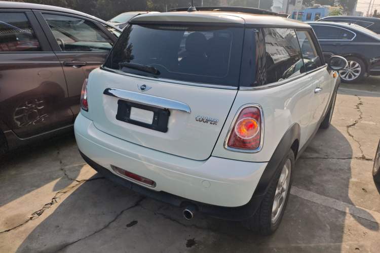 Used  MINI 2011 1.6L COOPER Fun
