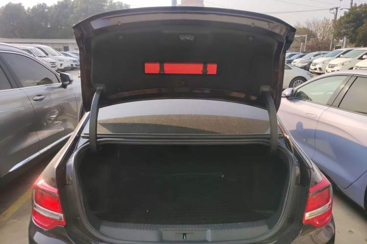 Used  5LS 2014 1.8L automatic Comfort version VTi140
