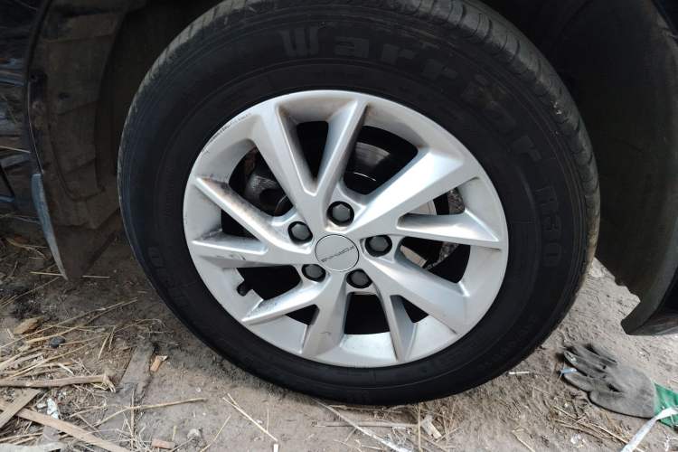 Used FORTHING Lingzhi PLUS 2022 Travel Edition 2.0L Manual Luxury Version 7 Seats