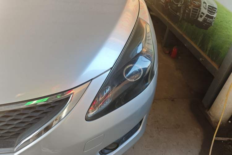 Used Nissan Tiida 2015 1.6T M-CVT GTS Limited Edition
