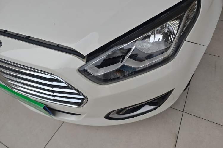 Used Ford Escort 2015 1.5L Automatic Fashion Model