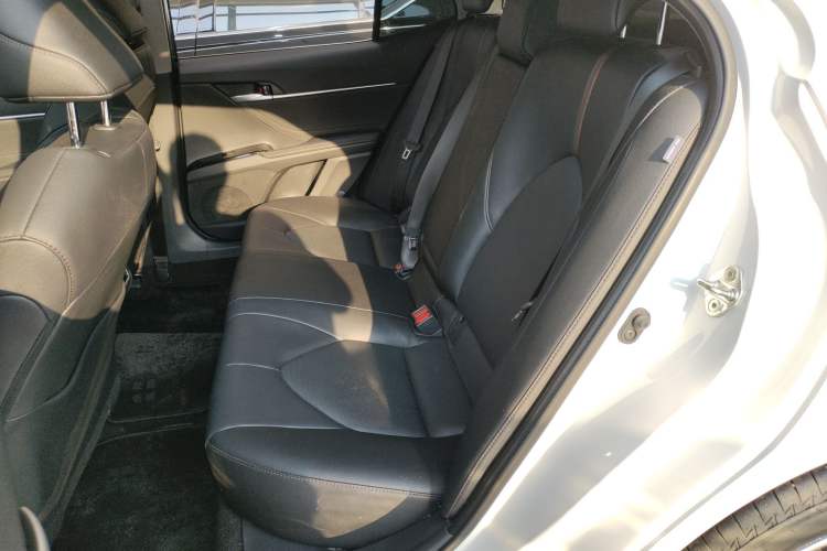 Used Toyota Camry 2023 2.0G Luxury Edition
