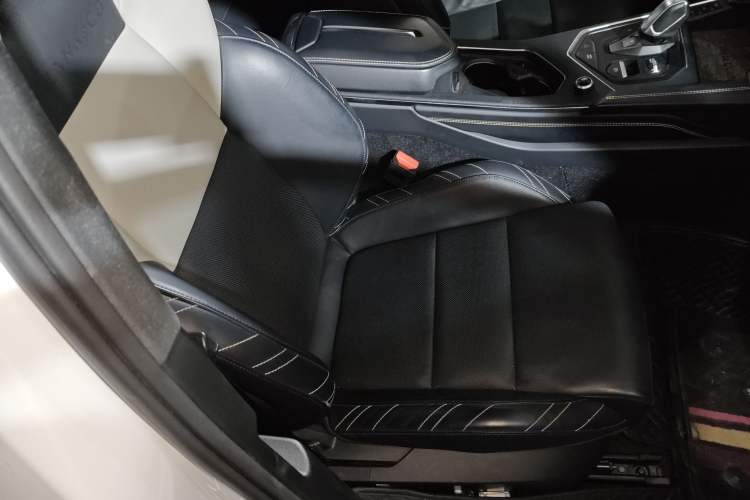 Used Lynk & Co 05 2020 2.0TD Two-Wheel Drive Shine Halo
