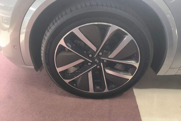 Used Li Auto L8 2023 Max model
