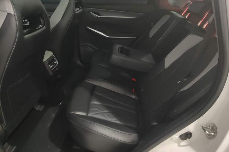 Used Changan CS75 PLUS 2024 3rd Generation Champion Edition 1.5T Intelligent Drive Dynamic Model
