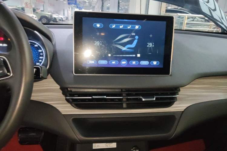 Used Hongqi E-QM5 2023 620km PLUS
