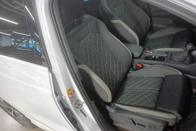 Used Audi Q3 2024 35 TFSI Fashion Dynamic Edition
