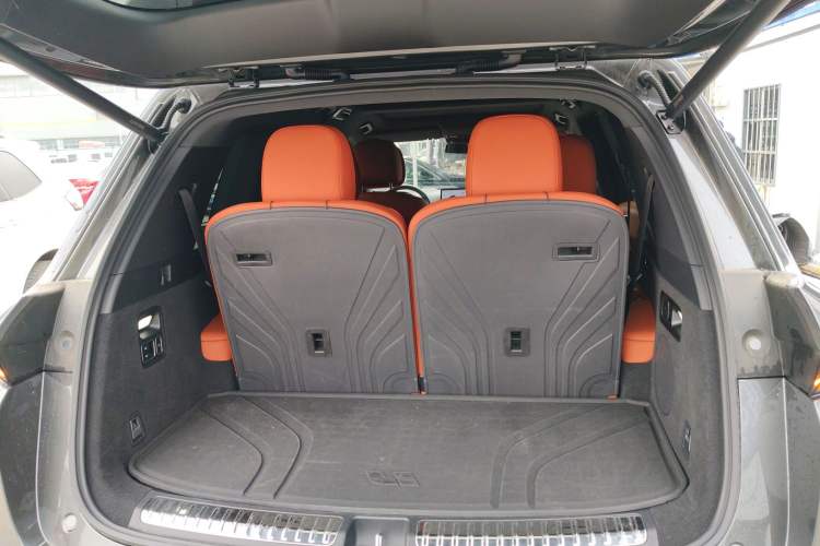 Used Li Auto L8 2023 Pro Model
