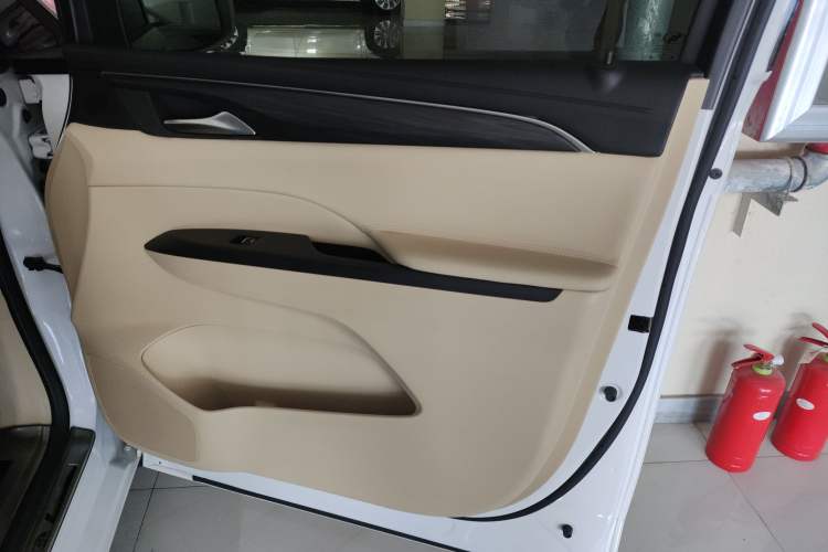 Used Buick GL8 2023 ES Lu Zun Deluxe Model
