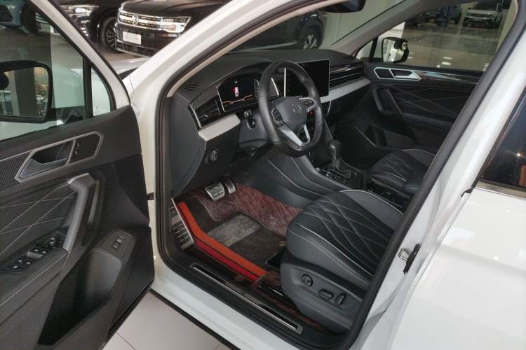 Used Volkswagen Tiguan L 2024 330TSI Automatic Two-Wheel Drive R-Line Enhanced Edition