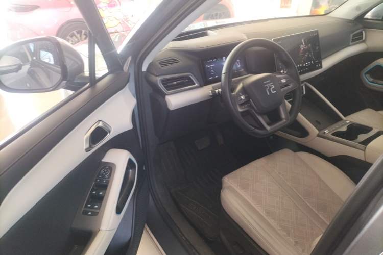 Used BYD Yuan UP 2025 Intelligent Driving Version 401 km Beyond-Range Edition
