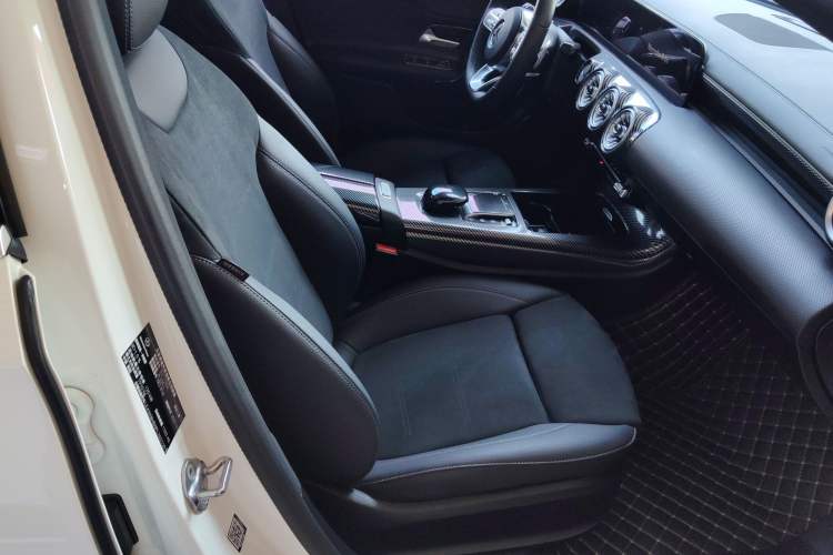 Used Mercedes-Benz A-Class 2022 Revised Version A 200 L Sport Sedan Fashionable Style