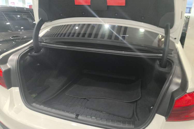 Used BMW 5 Series 2018 Restyled 530Li Luxury Edition M Sport Package
