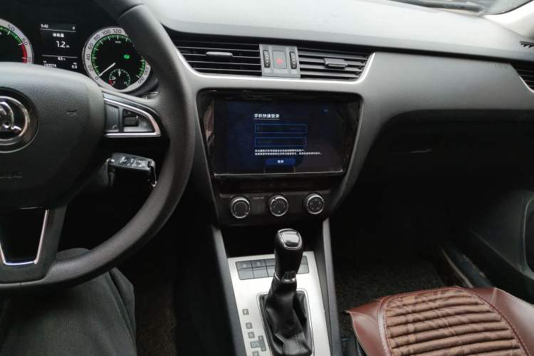 Used Skoda Octavia 2019 1.5L Automatic Smart Drive Luxury Edition China VI Standard