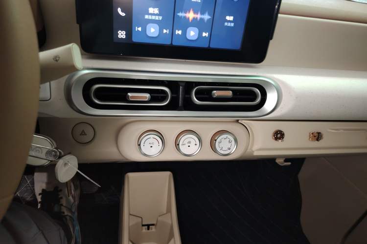 Used Wuling Hongguang MINIEV 2024 3rd Generation 215km Advanced Version
