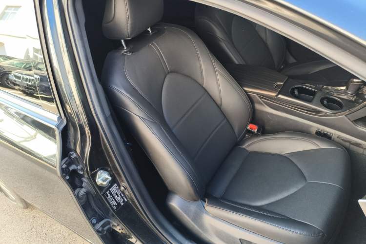 Used Toyota Avalon 2019 2.0L XLE Premium Edition China VI
