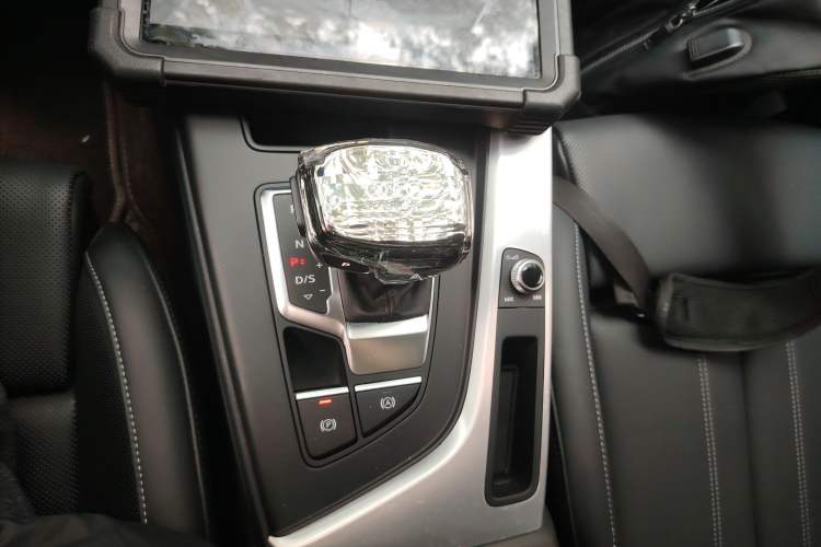 Used Audi A4L 2024 40 TFSI Fashion Dynamic Model