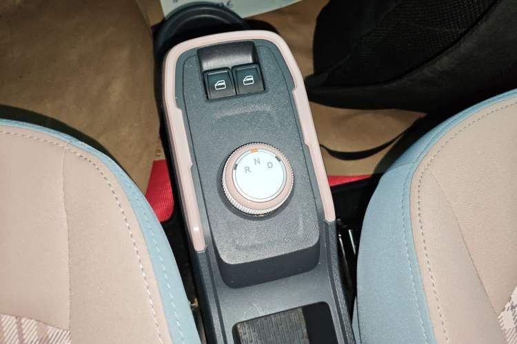 Used Chery QQ Ice Cream 2024 Edition Youth Version 205km Sundae
