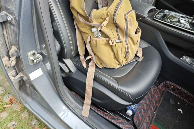 Used Roewe i6 MAX 2020 300TGI Automatic "Swell Cool Smart Drive" Edition
