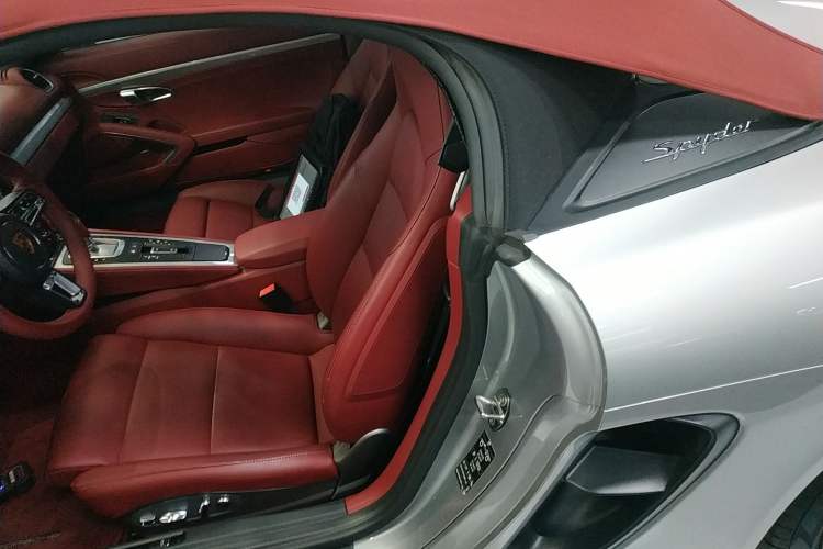 Used Porsche 718 2022 Spyder 2.0T
