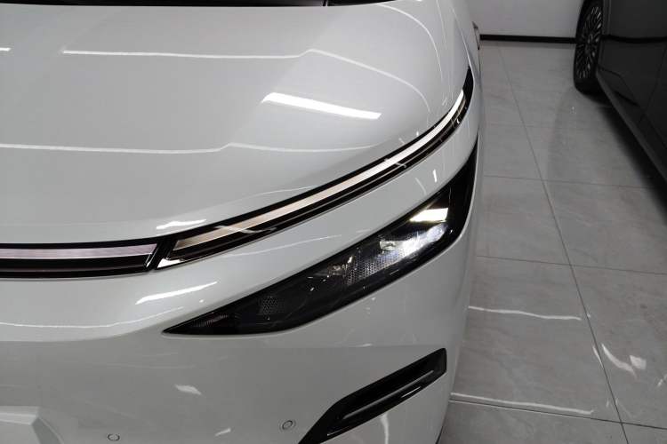 Used XPeng X9 2025 740 Ultra-Long Range Max