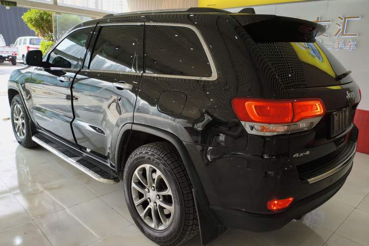 Used  Grand Cherokee (Import) 2014 3.0L Comfort Navigation Edition
