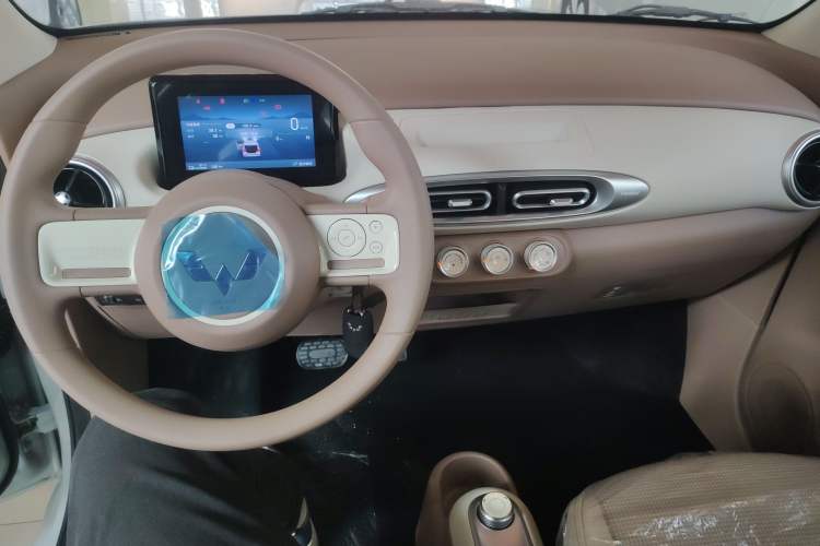 Used Wuling Hongguang MINIEV 2025 Four-Door Version Advanced Edition
