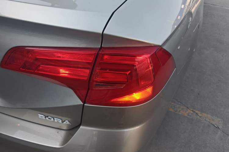 Used Volkswagen Bora 2017 1.6L Manual Fashion Model