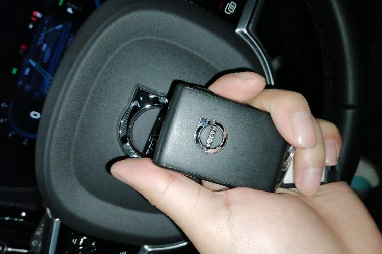 Used Volvo XC60 New Energy 2025 Plug-in Hybrid Long-Range All-Wheel Drive Smart Luxury Edition
