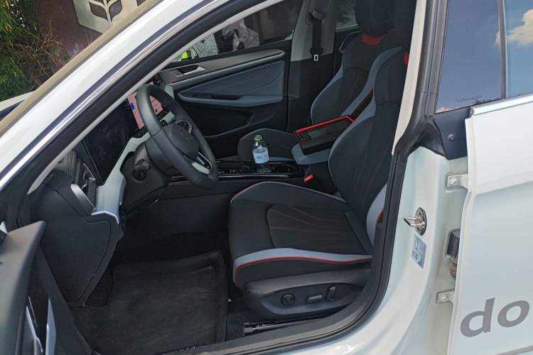 Used Volkswagen Lamando 2024 Lavida L 280TSI DSG Cool & Spicy Edition
