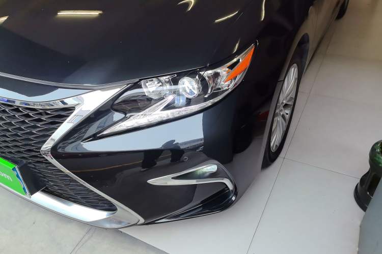 Used Lexus ES 2016 200 Midnight Special Limited Edition
