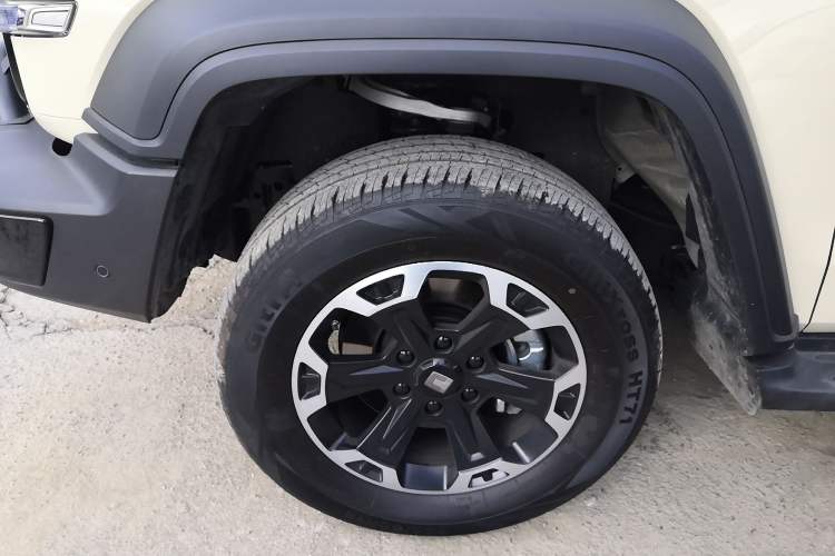 Used Tank 300 New Energy 2025 Hi4-T
