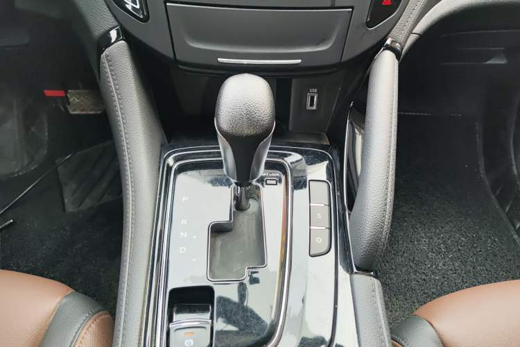 Used Dongfeng Aeolus AX7 2018 Classic 1.6T Automatic Luxury Model